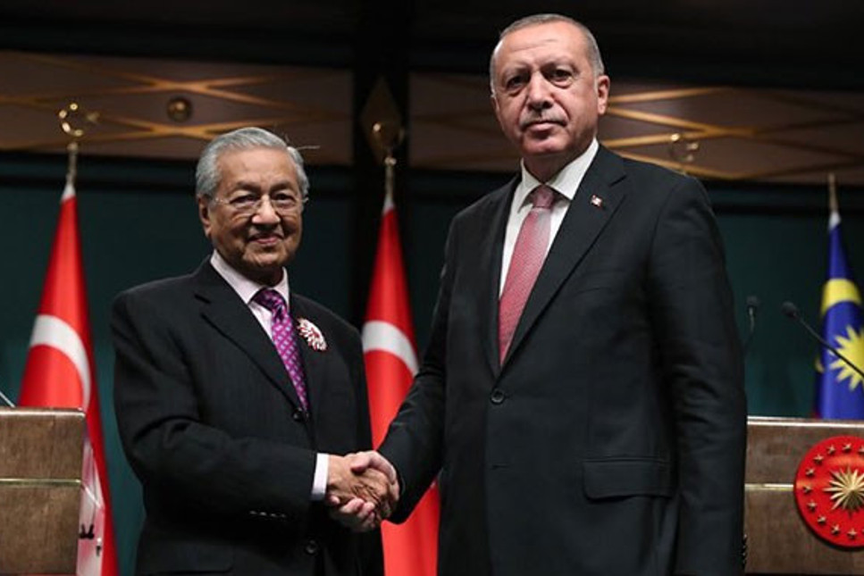 Erdoğan: Hakan Atilla'yı sahiplenmeyeceğiz de kimi sahipleneceğiz